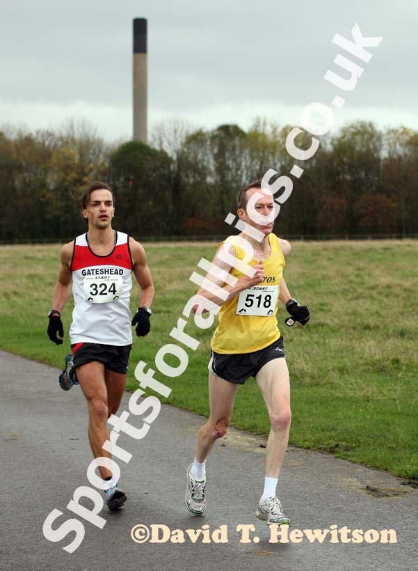 Conrad Franks (Gateshead) and eventual winner Nigel Rackham (Metros) lead  the Newcastle Town Moor Marathon. Photo: David T. Hewitson/Sports for All Pics